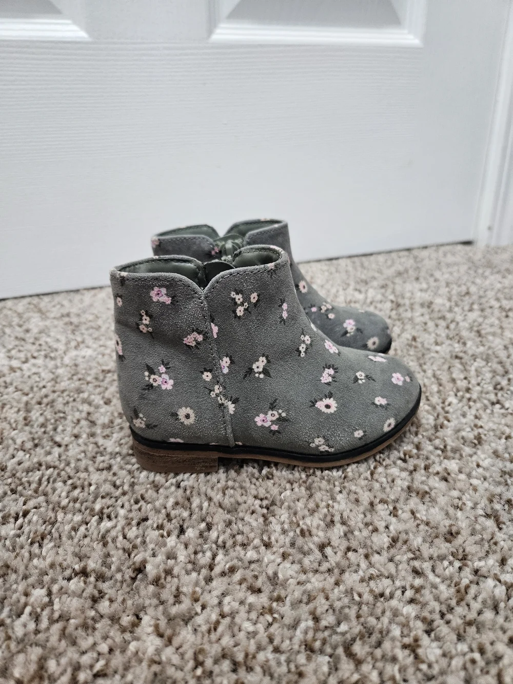 Cat & Jack 6T Gray Floral Zip Booties - Toddler Shoes